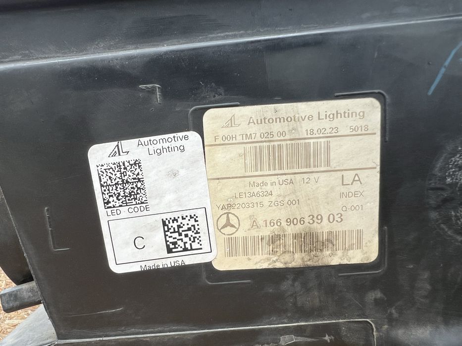 Far stanga Mercedes GLE W166 W292 Full LED ILS Original Europa