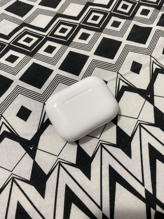 Vând  Airpods pro 3 nou