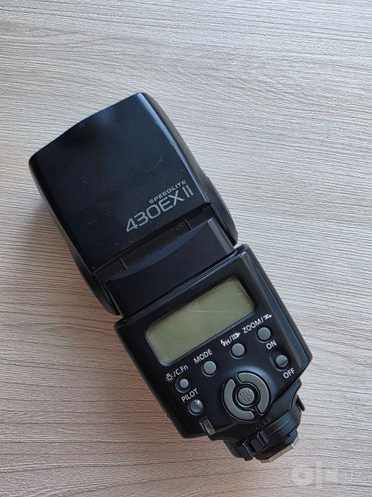 Canon SPEEDLITE 430EXII Вспышка для камер Canon. в рабочем состоянии