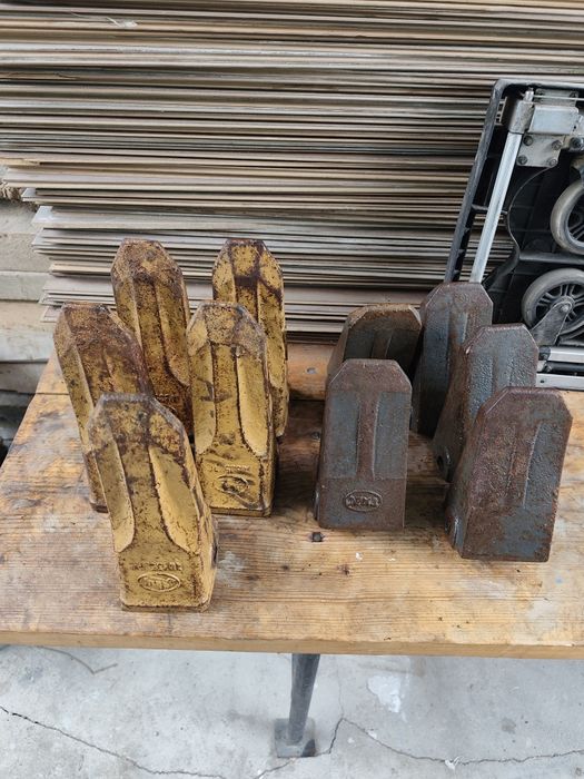 Зубья коронки на ковш экскаватора