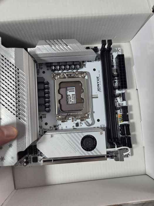 Материнская плата mini-ITX b760