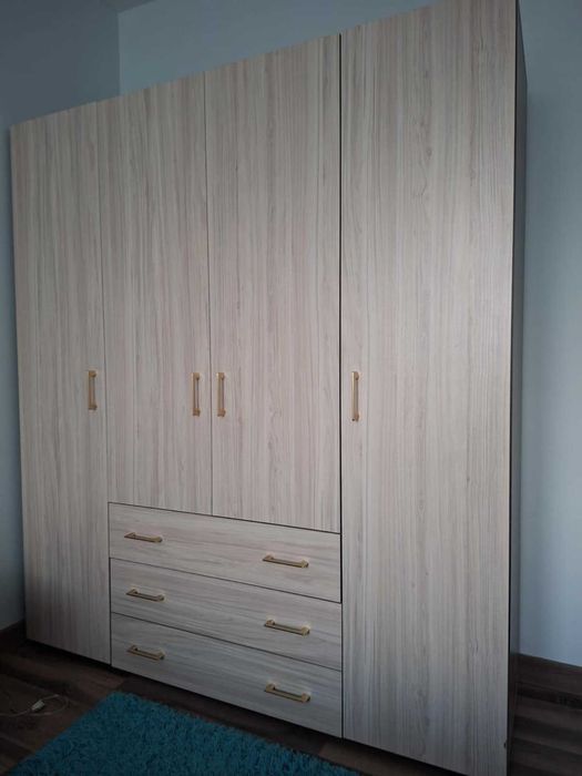 Гардероб четирикрилен