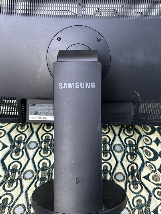 Момитор Samsung 2443BW-24