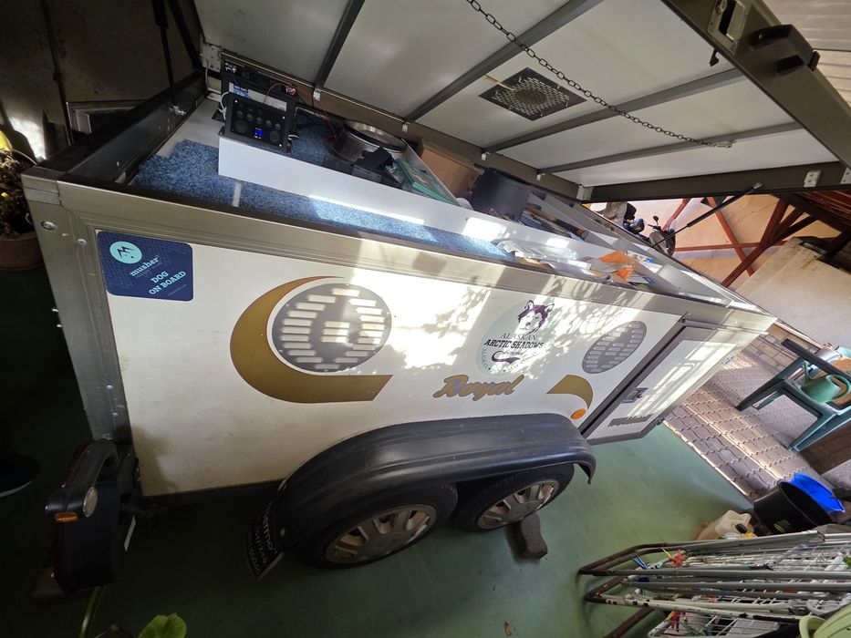 Vând remorca, transport câini, WT Metall  TH4 Royal