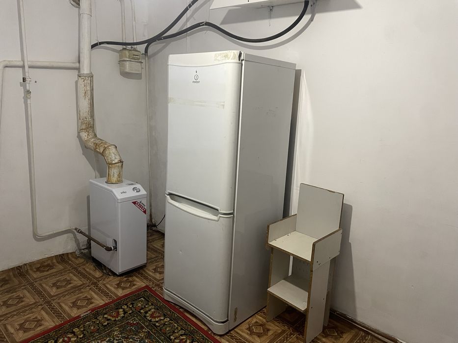 Продам два холодильника