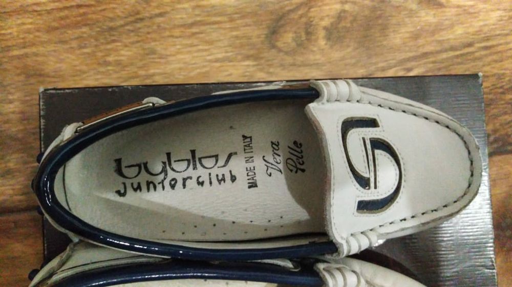 Продам стильные мокасины для мальчика