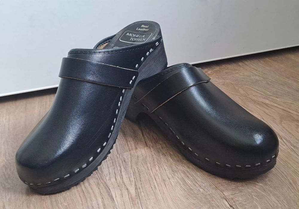 Saboți din piele cu talpă din lemn Moheda Toffeln