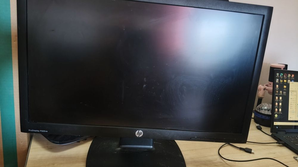 Monitor HP , tastatura si mouse
