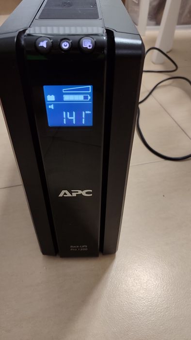 UPS APC Back-UPS Pro 1200 - AVR - stabilizator tensiune