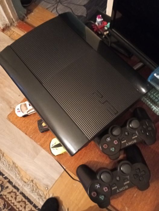 Продам приставку ps 3 super slim