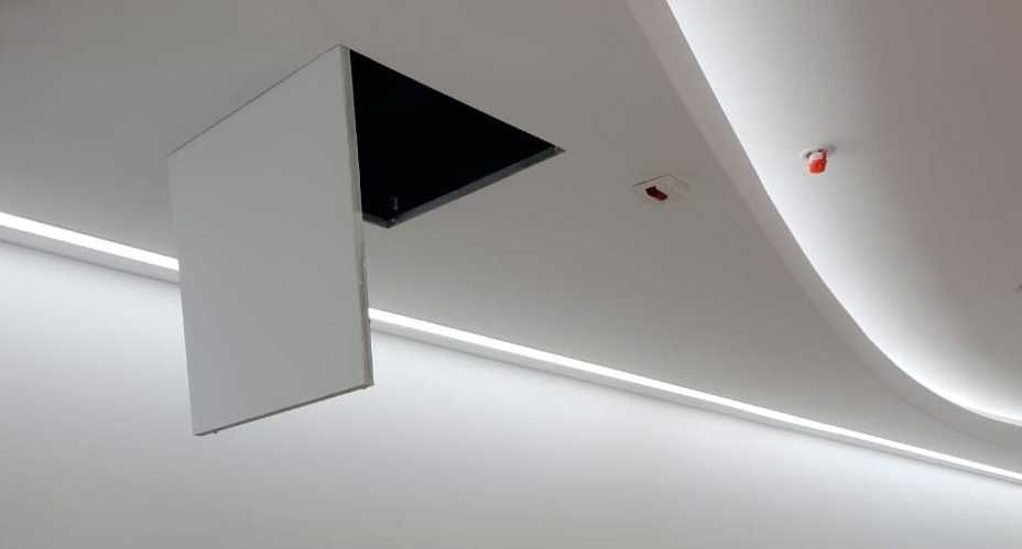 Люк ревизионный в потолок или стену, с защитой от шума и пыли