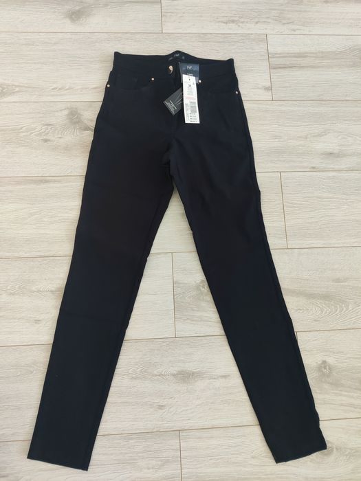 Vand pantaloni F&F