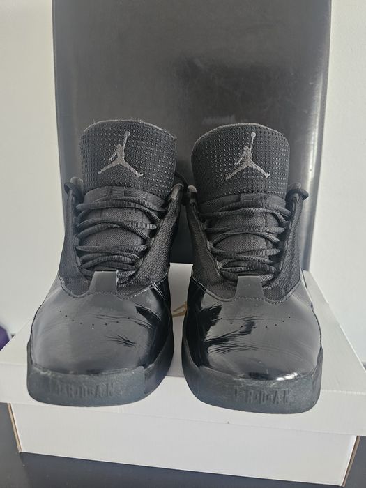 Jordan max aura 6
