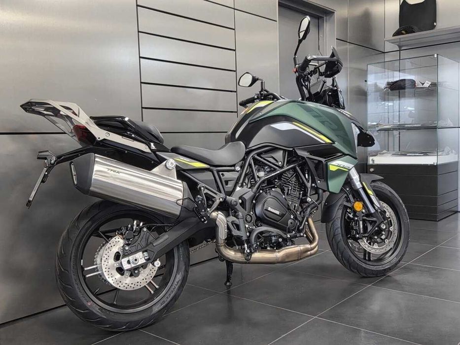Мотоцикл Benelli TRK 702