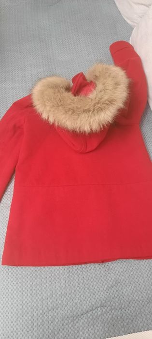 Фирменное пальто для девочек 140 размер