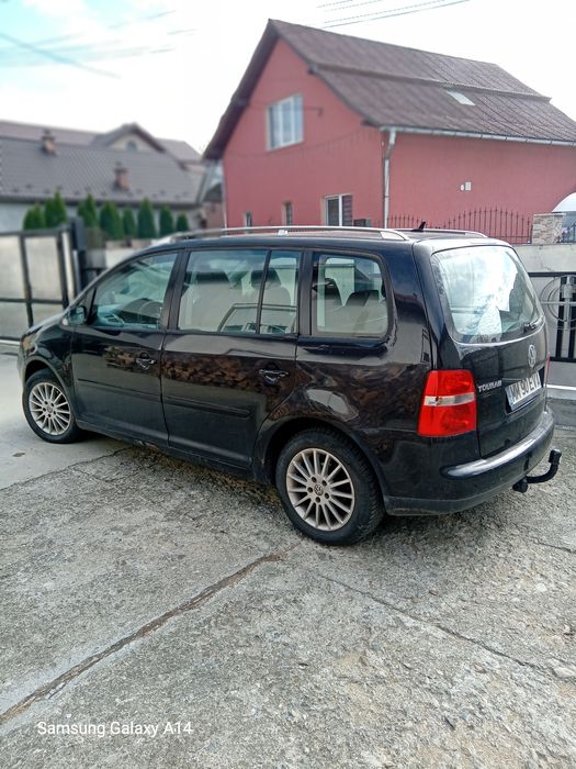 Vând vw Touran 1.9 tdi