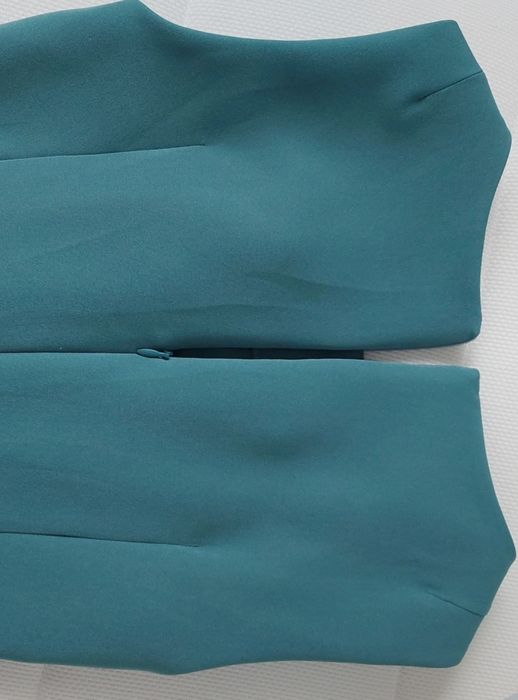 Rochie cu detaliu rasucit