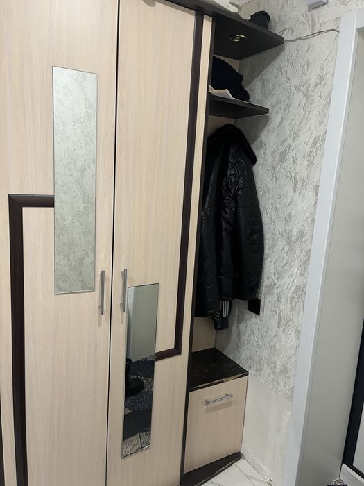 Продам прихожку срочно