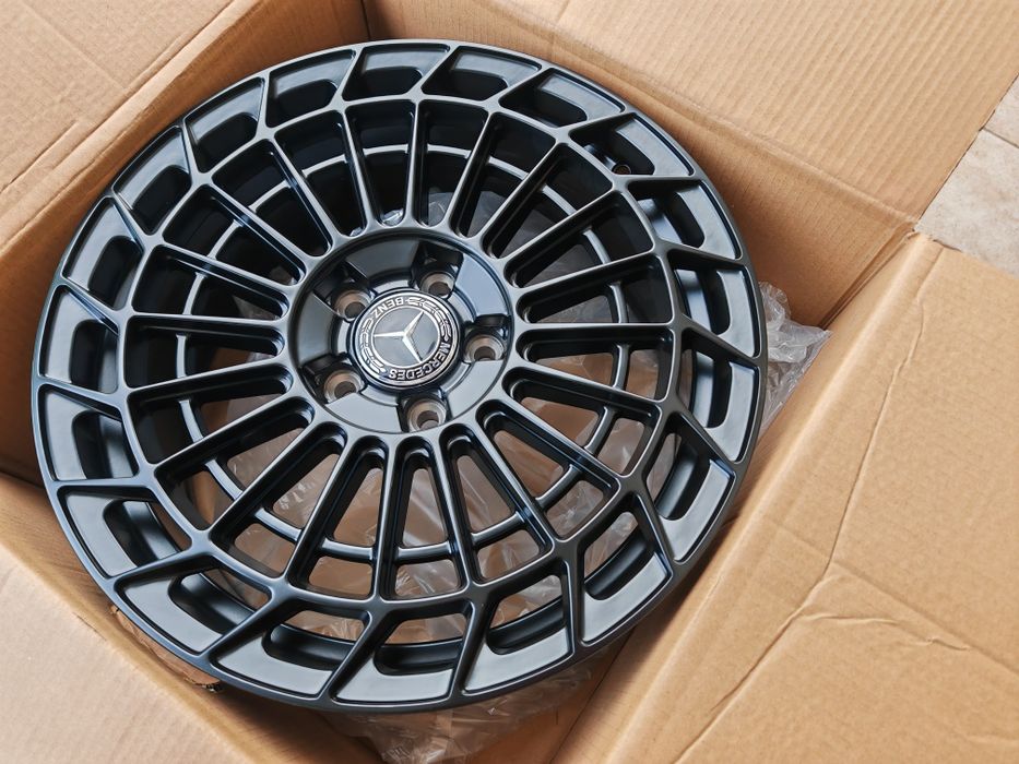 Vand jante de aliaj pentru Mercedes pe 18 marca carbonado