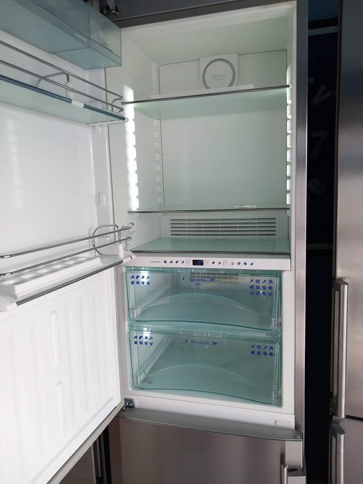 СПЕШНО!!!LIEBHERR Хладилник с фризер