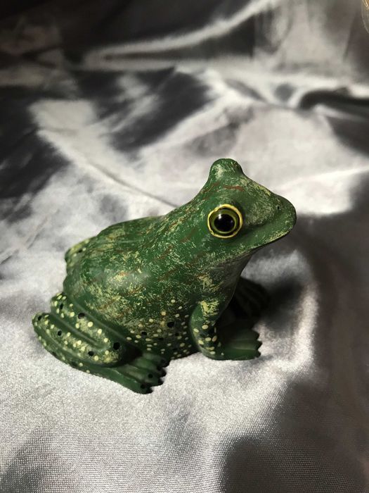 композиционная игрушка кукла мальчик с лягушкой