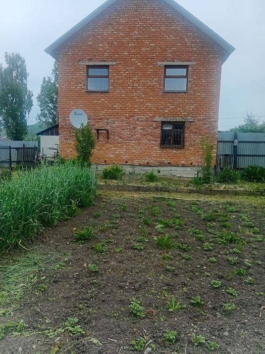 Продам дом с гаражом.