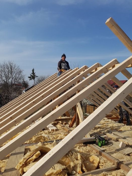 Executăm acoperise jgheaburi burlane reparații urgente