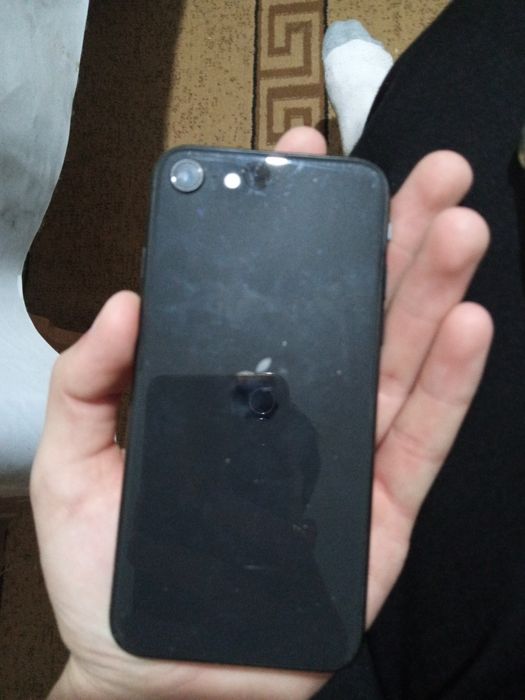iPhone Se 2020 в идеальном состоянии