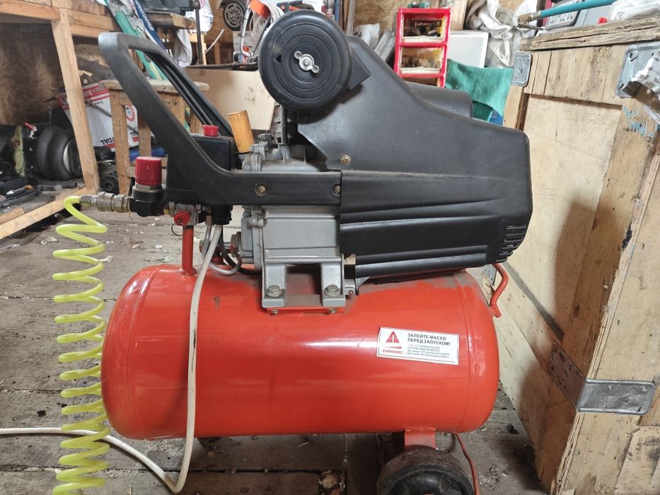 Компрессор гаражный 24 литра