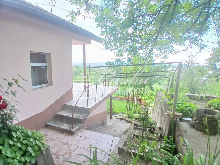 Двуетажна тухлена вила - местност ЧАШКА