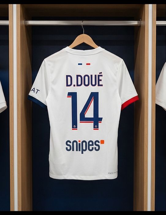 PSG детско юношески футболни екипи