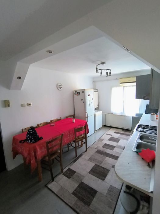 Vând apartament 3camere