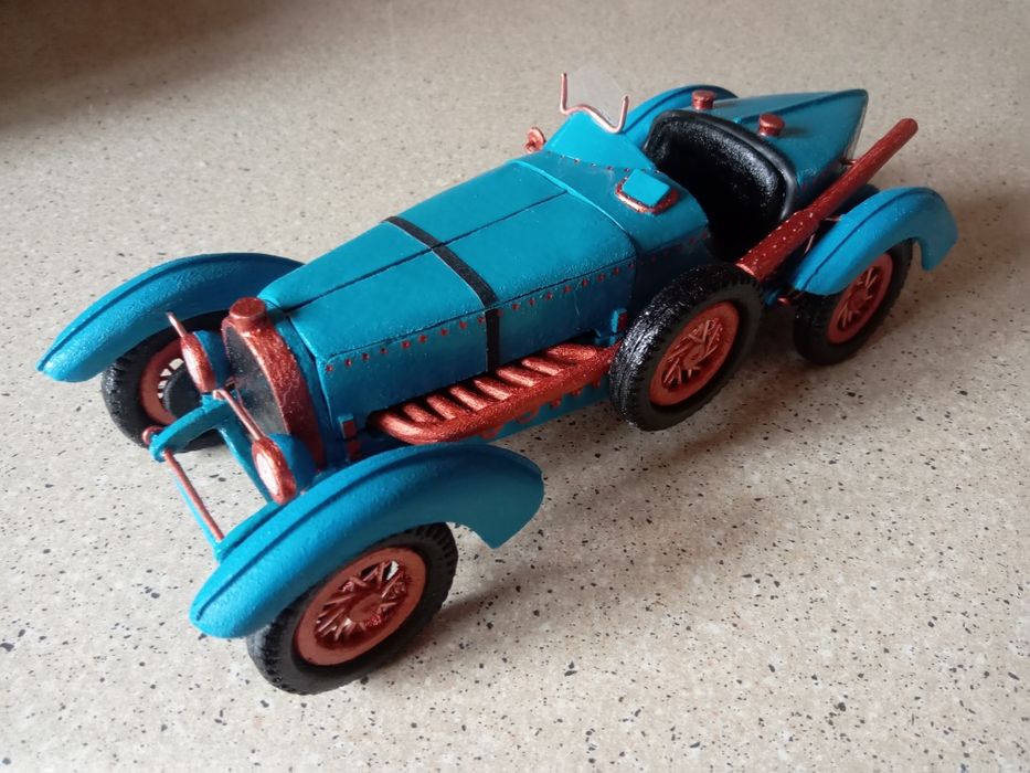 Модель спортивной ретро машины. Ручная работа.