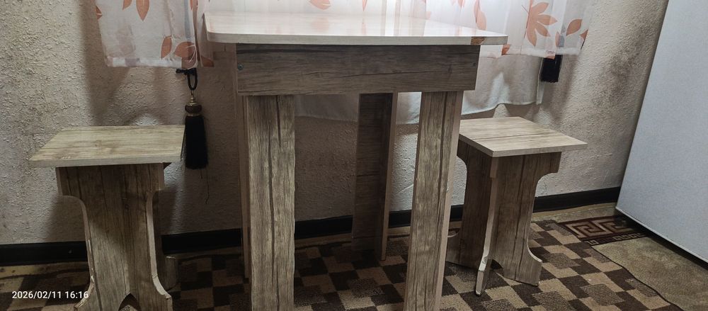 Стол ва стуллари