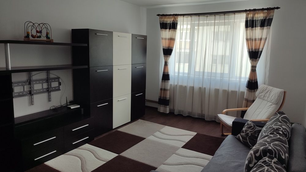 De  închiriat, apartament 2 camere.