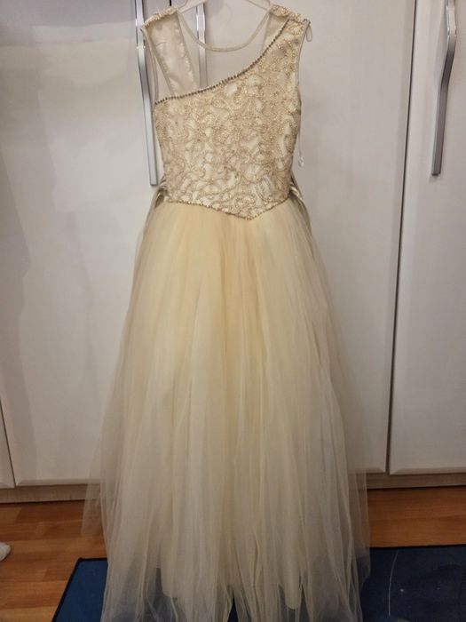 Платье праздничное