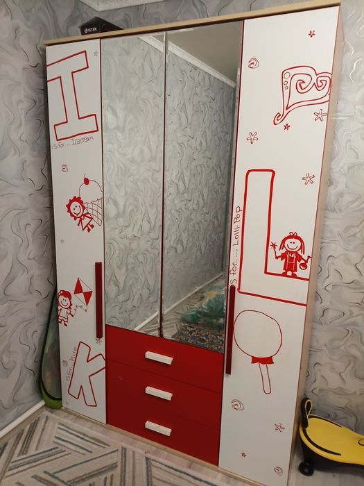 Продам шкаф и кровать