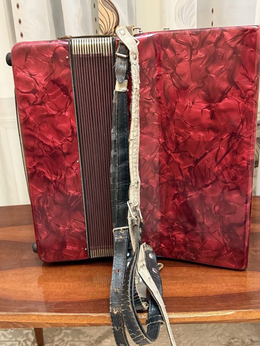 Аккардион немецкий без чехла в хорошом состояние