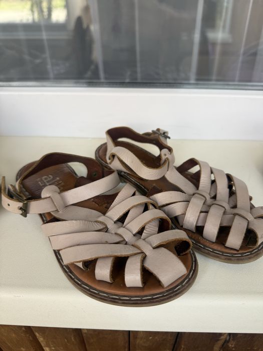 Кроссовки, туфли, сандали для девочек дешево