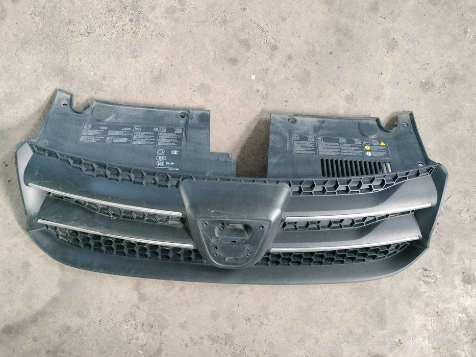 Grila centrala Dacia Logan/Sandero