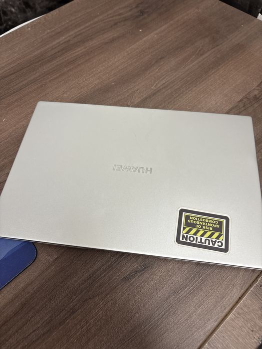 Laptop huawei amd ryzen 5