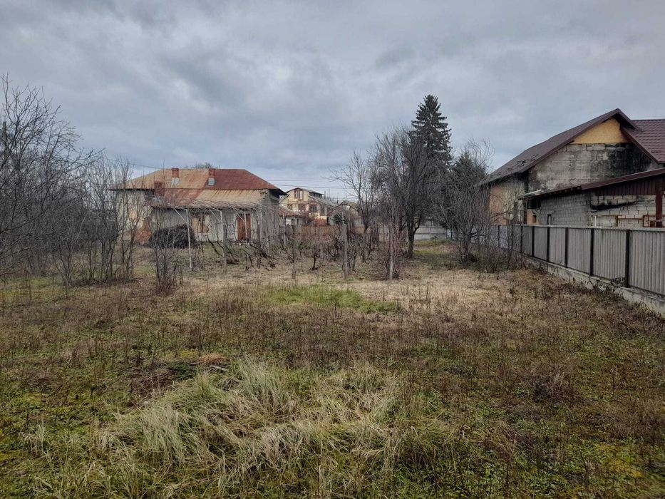 Teren cu Casa  de vanzare in localitatea Ion Luca Caragiale pe dn72