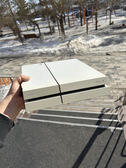 PS4 Fat 500 GB RDR 2 с дисками