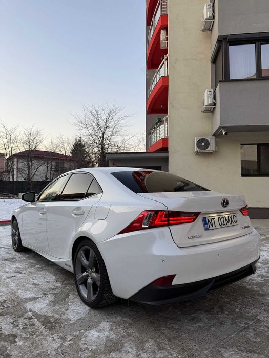 Lexus IS300h 2013