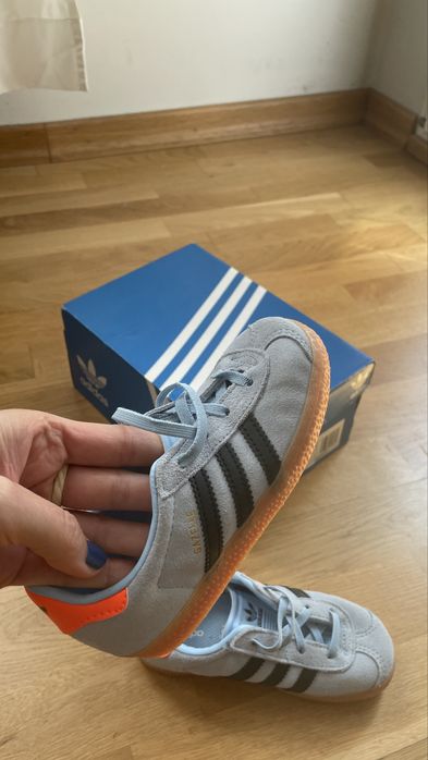 Детски обувки Adidas Gazelle, размер 27