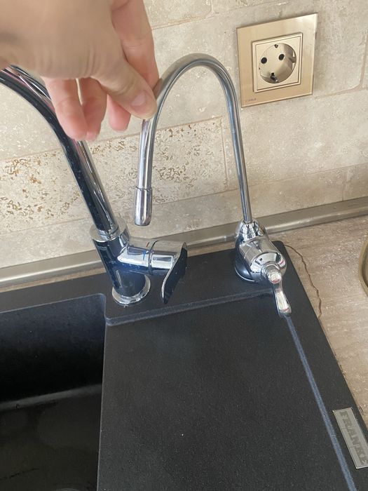 Sistem de tratare a apei cu robinet auxiliar eSpring