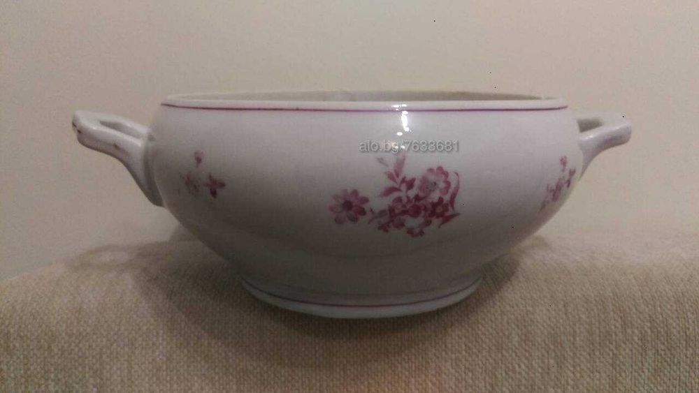 Стара порцеланова супница