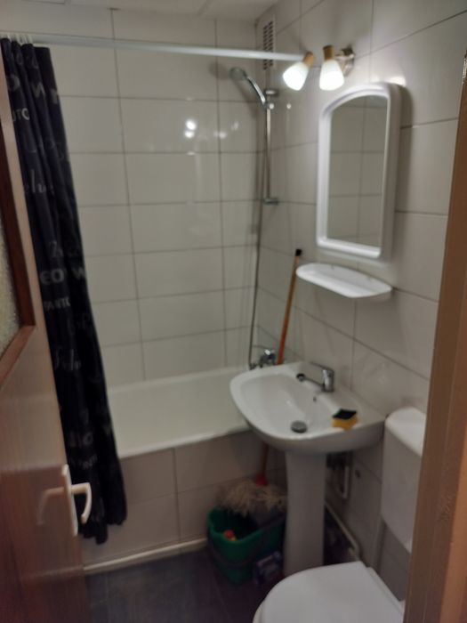 De închiriat apartament doua camere