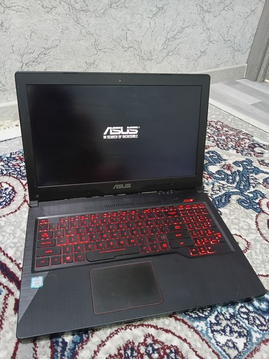 Kompyuter notebook asus