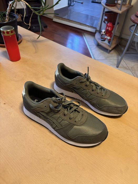 Adidasi ASICS !!